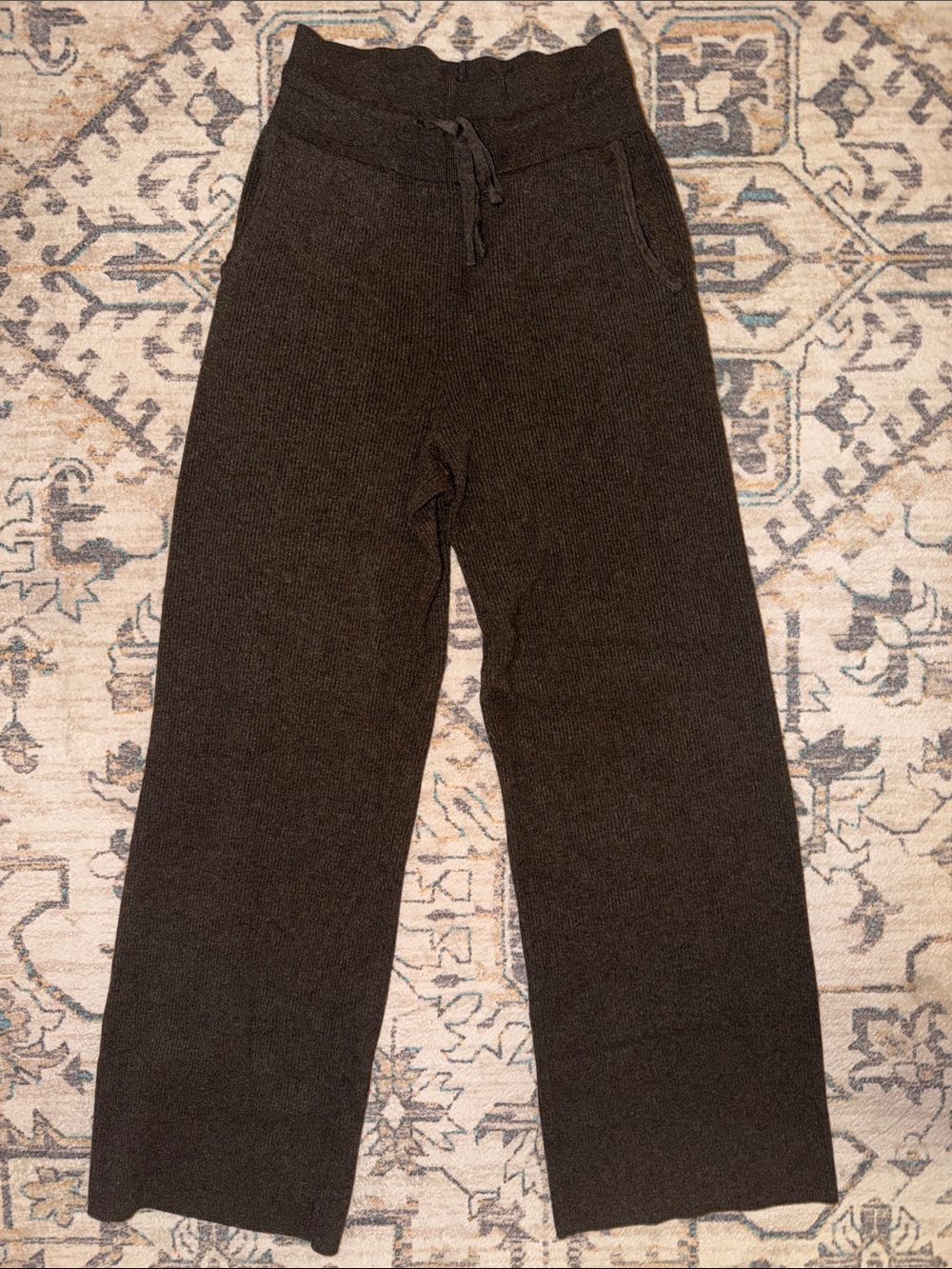 Uniqlo Women’s Dark Brown Knit Wide-Leg Drawstring Lounge Pants
